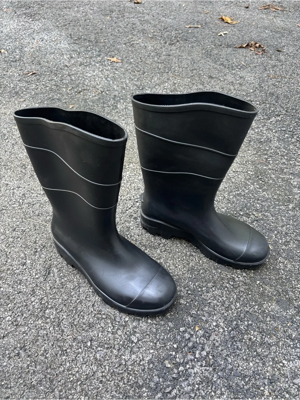 Mismatched Marshalltown & Servus Unisex Black Rubber Work Boots